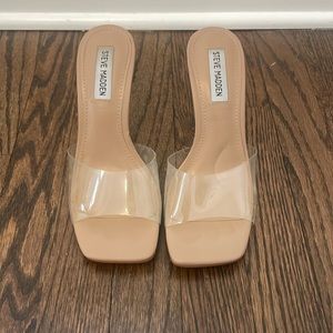 Steve Madden “Signal Clear” Pumps